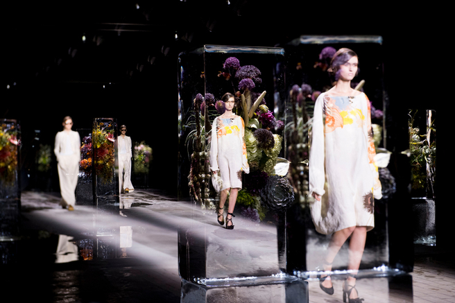 ������� ���������� �� �������� ������ Dries Van Noten