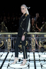 ������� ��� �� Atelier Versace