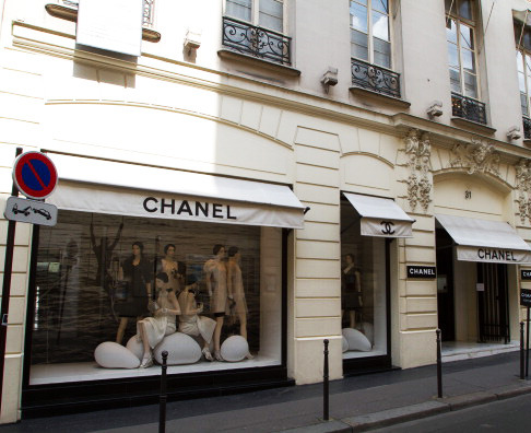 Chanel ��������� ����� �� Rue Cambon