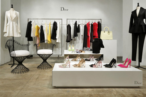 Dior ��������� ����� pop-up ������� �� ����� ����