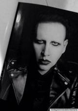 ������� ������ ������ � ��������� �������� Saint Laurent