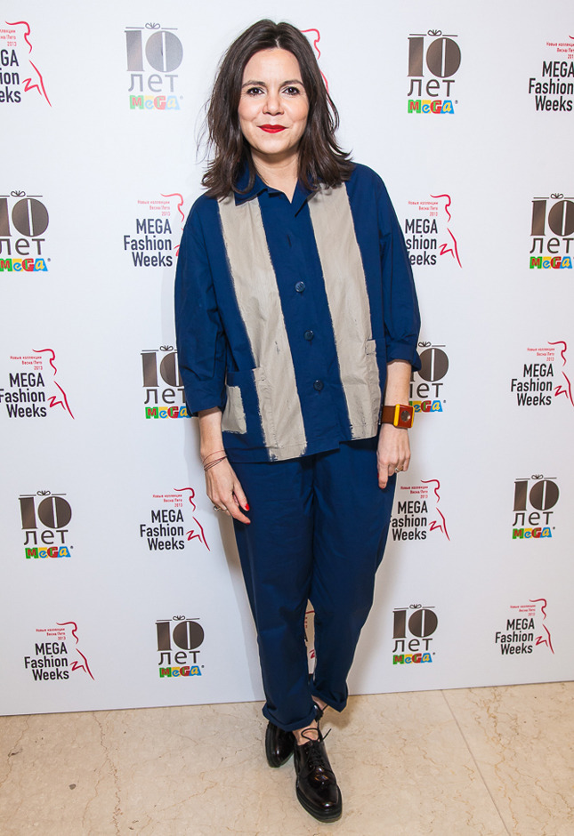 ������� ����������� � ������ � ������� Nina Donis � ������