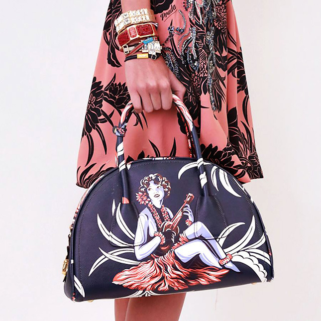 ���� �� ���������������� ������� ���������� �� �������� �������� ������ Prada �����-���� 2014