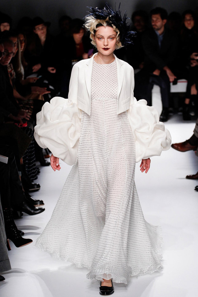 � �������